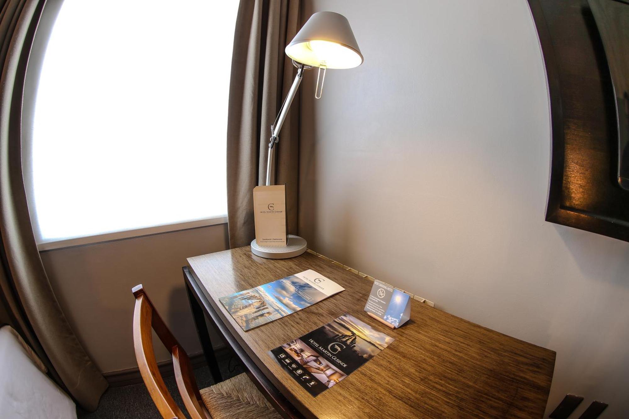 Hotel Martin Gusinde Puerto Natales Ngoại thất bức ảnh
